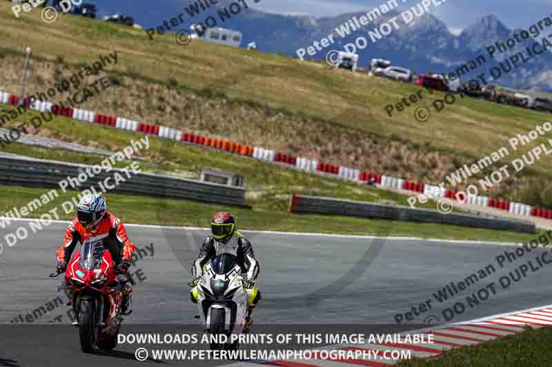 cadwell no limits trackday;cadwell park;cadwell park photographs;cadwell trackday photographs;enduro digital images;event digital images;eventdigitalimages;navarra;no limits trackdays;peter wileman photography;racing digital images;trackday digital images;trackday photos